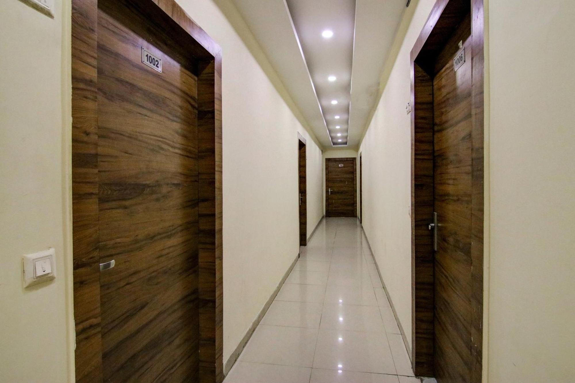 Hotel Yash House ニューデリー エクステリア 写真